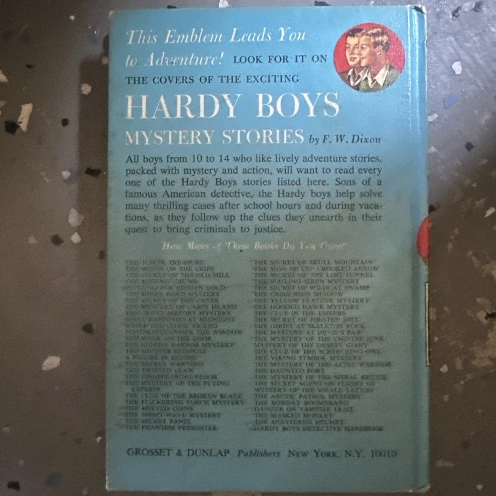 The Missing Chums (1962) Hardy Boys #4 Book Blue-Back